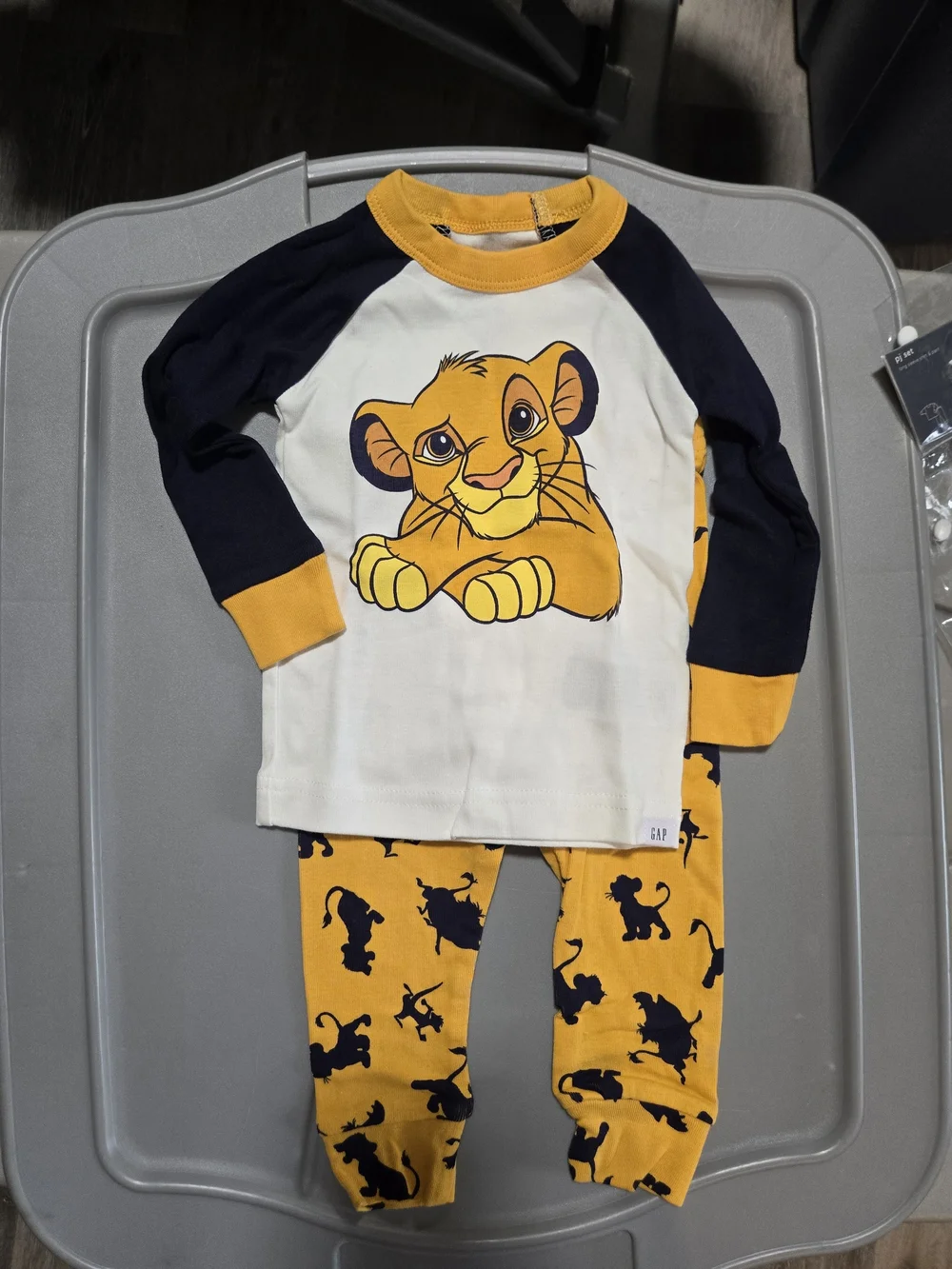 GAP Kids The Lion King Yellow & Navy Pajama Set 6-12 Months